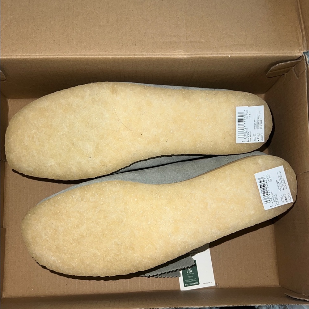 NWT Clarks Wallabees - Picture 8 of 8